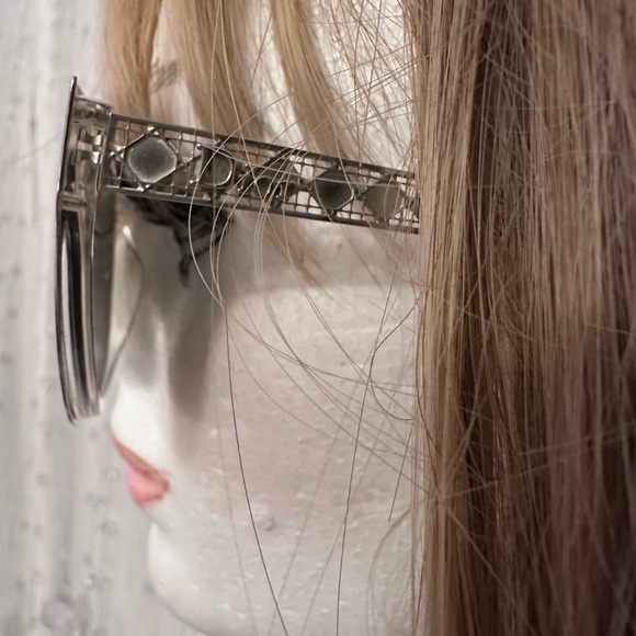 DIOR Silver Oversize Sunglasses Gorgeous Design on arms!! SO TRENDY RIGHT NOW! - Picture 4 of 13